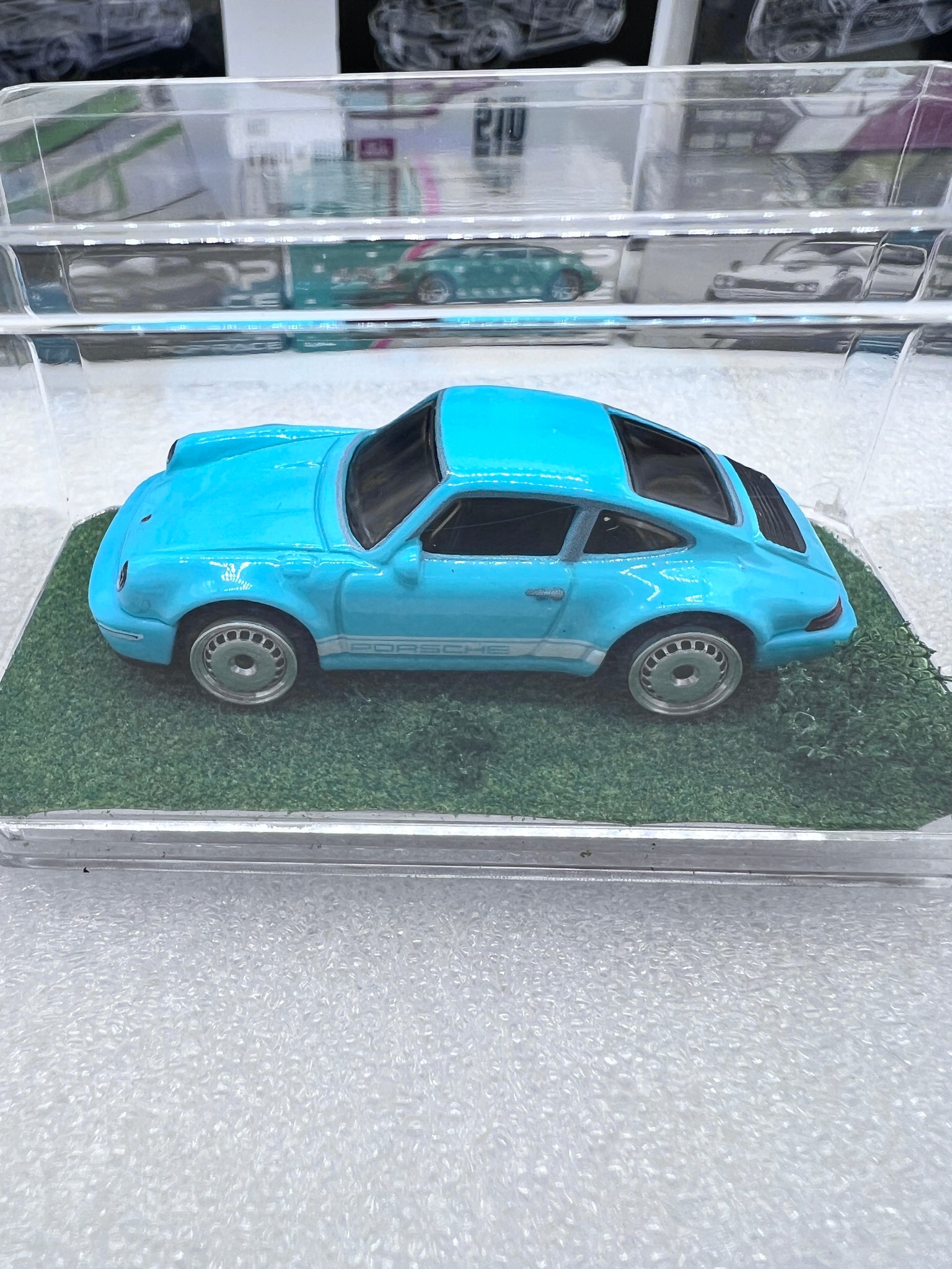 Hotwheels Car culture Custom Porsche 964 with Case included